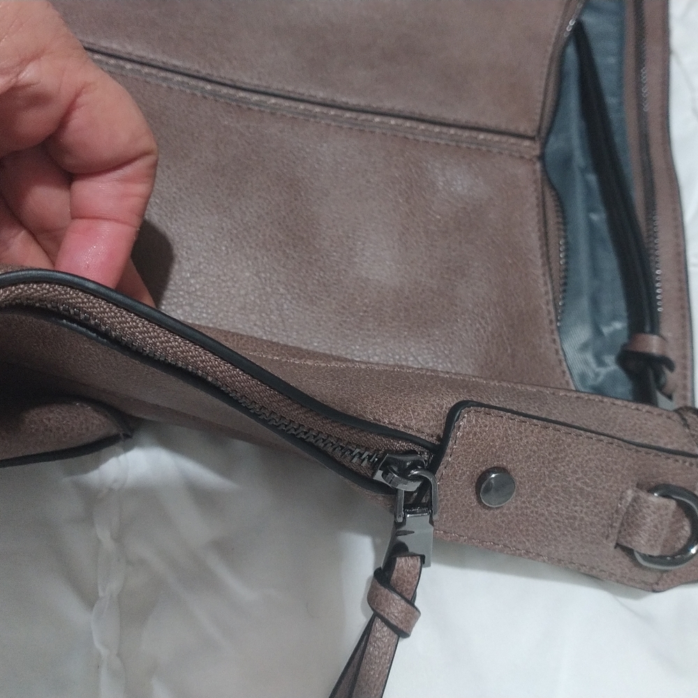 Briefcase - Picture 6 of 9